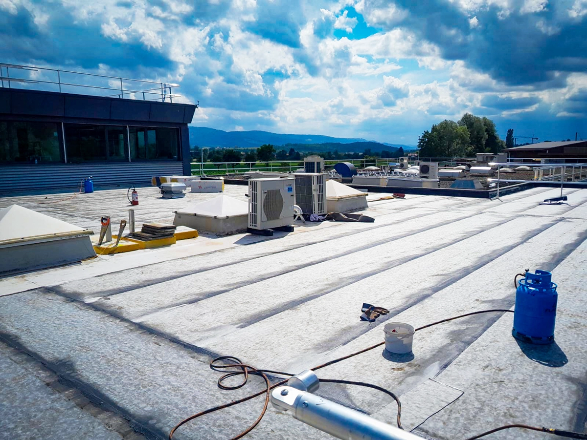 Travaux d’étanchéité de toiture réalisés par Hevron en Suisse
